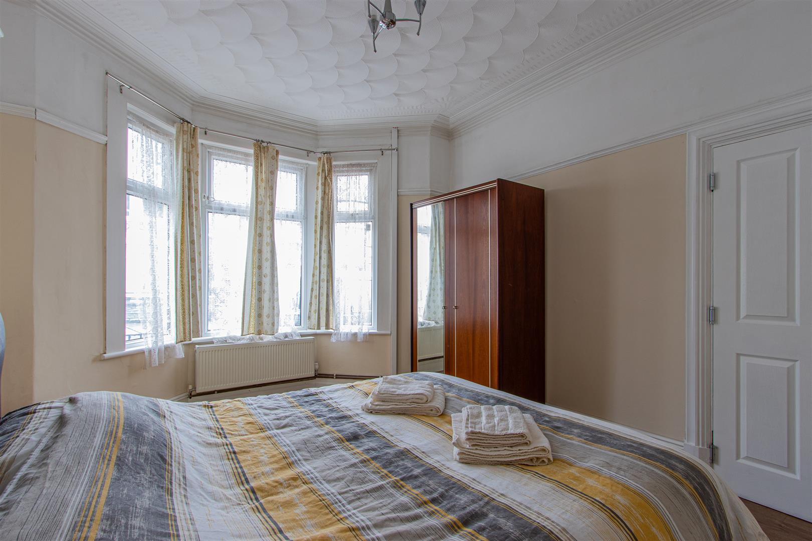 Mackintosh Place, Roath — photograph 5